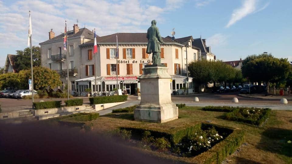 Hotel Restaurant Les Templiers Montbard Zewnętrze zdjęcie