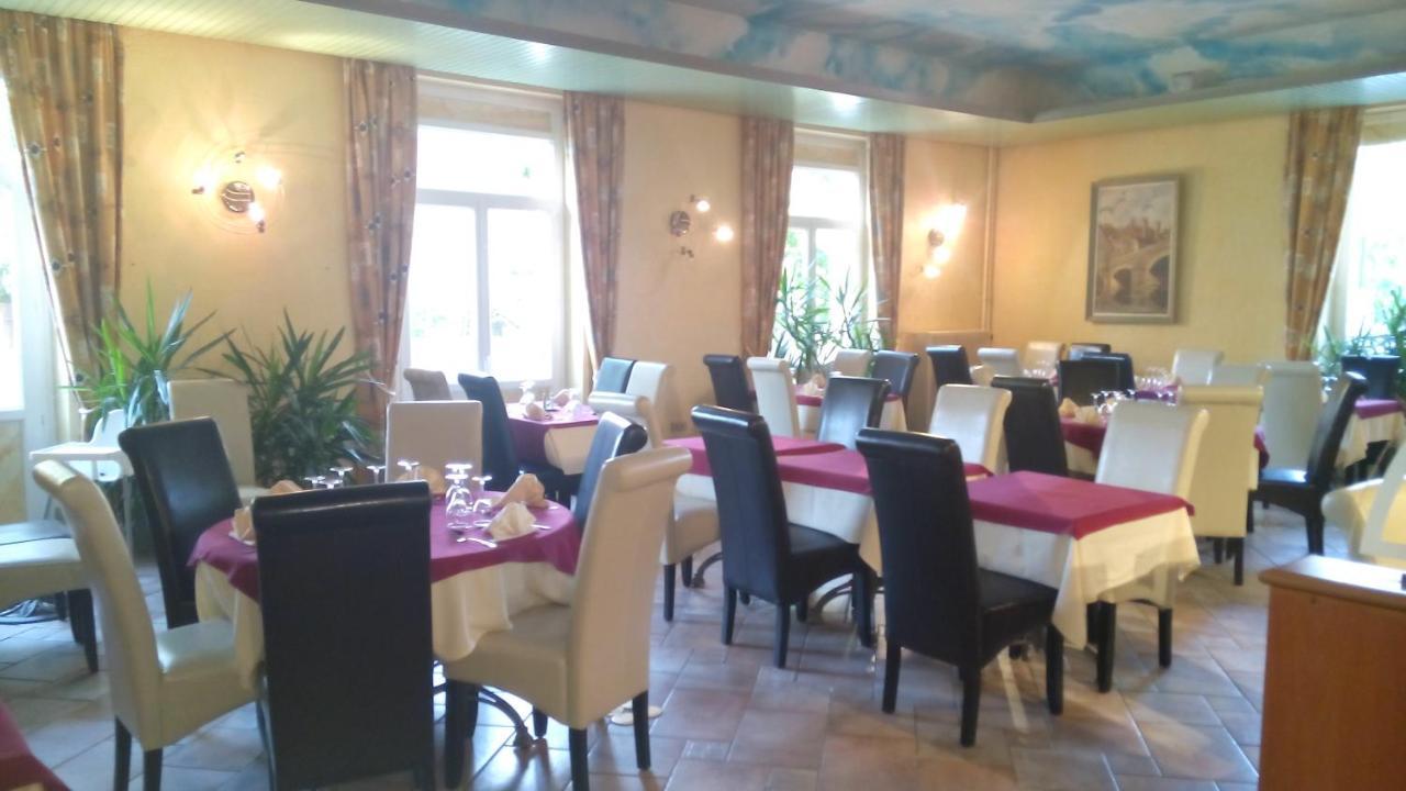 Hotel Restaurant Les Templiers Montbard Zewnętrze zdjęcie